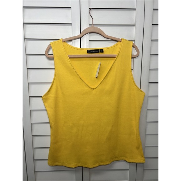 New York & Company Ribbed V-Neck Stretch Tank Top Women's Size XL Yellow NWT - Picture 1 of 10